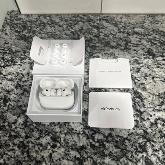 NIB Apple AirPod Pro 3 - Picture 3 of 7